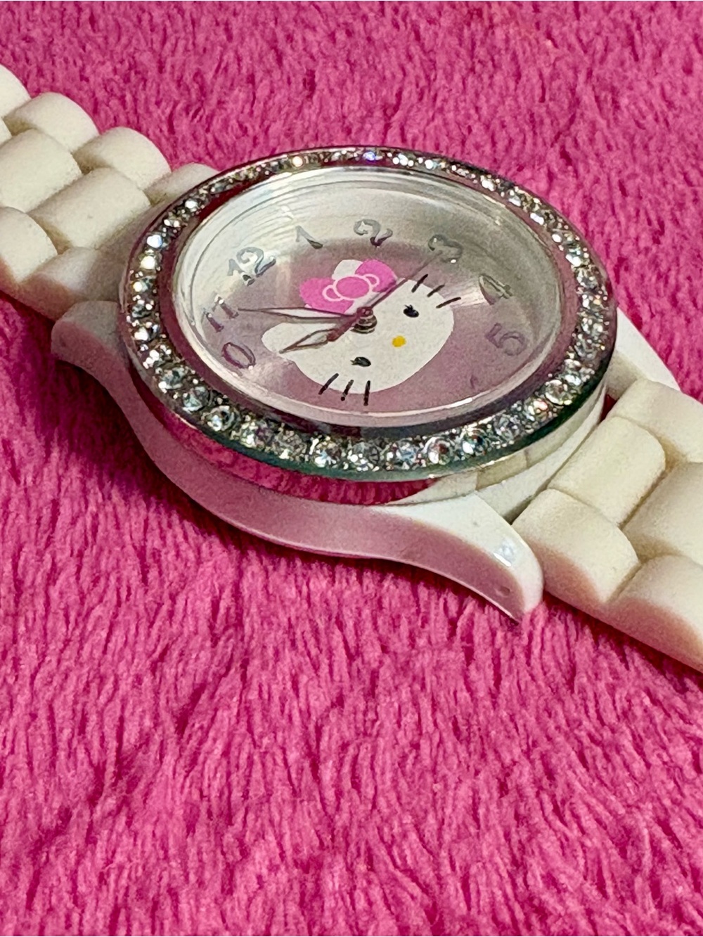 Hello Kitty Y2K White Watch with Rhinestones